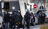 [ẢNH] Cảnh sát Pháp bao vây bưu điện, giải cứu con tin