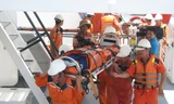 Cơ quan chức năng cứu nạn ngư dân gặp nạn trên biển