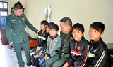Các em nhỏ người dân tộc thiểu số H'Mông đã may mắn thoát khỏi tay bọn buôn người và tự "mò đường" về Việt Nam. (Ảnh: báo Quảng Ninh).