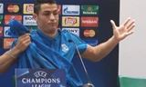 Ronaldo khó chịu với câu hỏi của phóng viên.