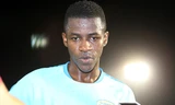 Ramires trả lời phỏng vấn tối qua 22/2 tại Bình Dương. Ảnh: Đức Đồng.