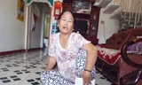 Bà Hồ Thị Bốn, người nhà tàu cá bị nạn lo lắng sau vụ việc tàu cá của người thân bị đâm chìm ở vùng biển Hoàng Sa