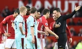 Trọng tài Clattenburg có nhiều quyết định tranh cãi ở trận đấu vừa qua tại Old Trafford.