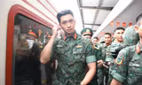 Phong thái điềm tĩnh của 'nam thần quân đội' Lê Hoàng Hiệp thu hút sự chú ý