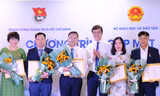 Trung ương Đoàn trao tặng Kỷ niệm chương 'Vì thế hệ trẻ' cho nhiều cán bộ ngành Giáo dục