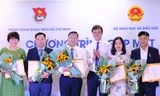 Trung ương Đoàn trao tặng Kỷ niệm chương 'Vì thế hệ trẻ' cho nhiều cán bộ ngành Giáo dục