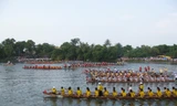 Lễ hội đua thuyền nhân Tết Độc lập