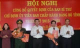 Bí thư Tỉnh ủy Bà Rịa – Vũng Tàu Nguyễn Hồng Lĩnh; Phó Bí thư Thường trực Tỉnh ủy, Trưởng Đoàn ĐBQH tỉnh Nguyễn Thị Yến và Chủ tịch UBND tỉnh Nguyễn Văn Thọ trao quyết định và chúc mừng các cán bộ được chỉ định giữ chức vụ mới