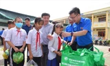  Tạo môi trường thuận lợi cho trẻ em gái tiếp cận giáo dục 