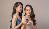 Hoa hậu Tiểu Vy tặng mẹ món quà bất ngờ nhân dịp 20.10