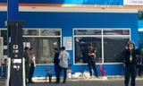 Cận cảnh cảnh sát vũ trang phong tỏa cây xăng ở TP.HCM