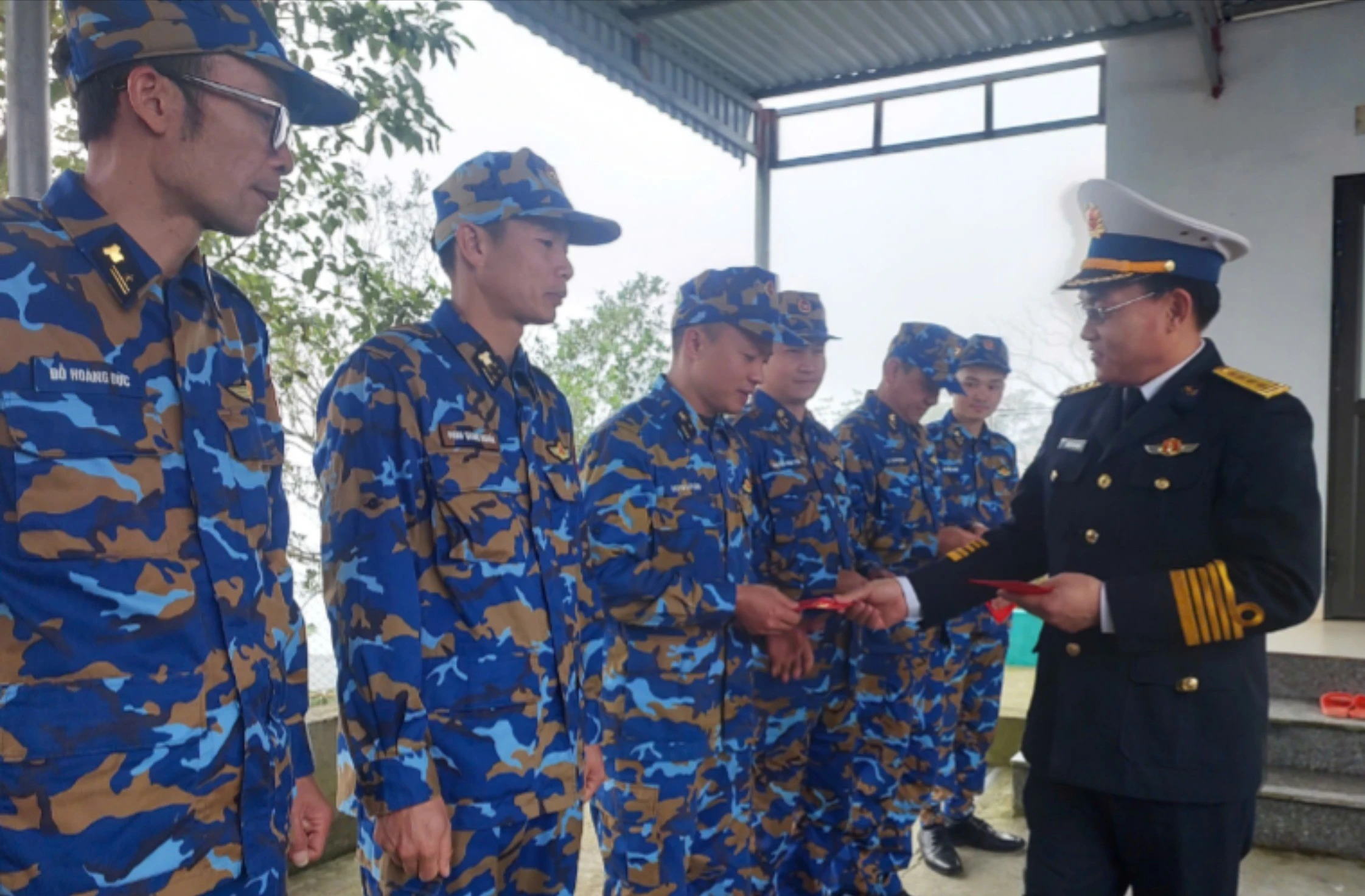 Những Người Lính Ra Đa: Đón Tết Giữa Trùng Khơi Với Trách Nhiệm Và Niềm Tự Hào