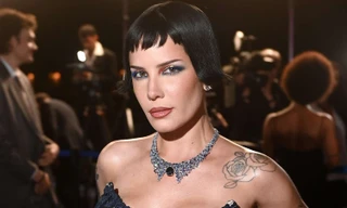 Halsey than thở bị hãng đĩa "cấm" ra nhạc mới vì áp lực doanh số quá lớn