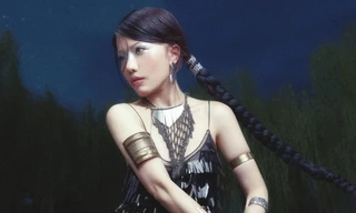 Album "Giữa Một Vạn Người": Phùng Khánh Linh biến nỗi buồn thành thanh âm đẹp đẽ