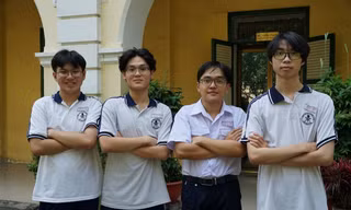 Nhóm bạn "ôm trọn" giải Nhất Tiếng Anh Quốc gia, học chung một trường chuyên