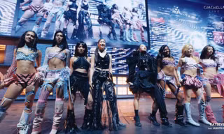 Coachella 2026: Sabrina Carpenter "rất là cô ấy rồi", KATSEYE hát siêu hit "Golden"