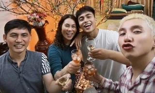 Sơn Tùng tung bộ ảnh ăn Tết cùng gia đình, gây xúc động với kỷ niệm 13 năm trước