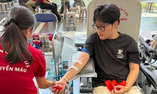 Nhật ký Gen Z đi hiến máu tình nguyện: Tất tần tật về lần đầu được "cấp sổ đỏ"