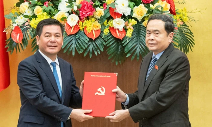 Bộ trưởng Bộ Công Thương Nguyễn Hồng Diên làm Phó Bí thư chuyên trách Đảng ủy Quốc hội