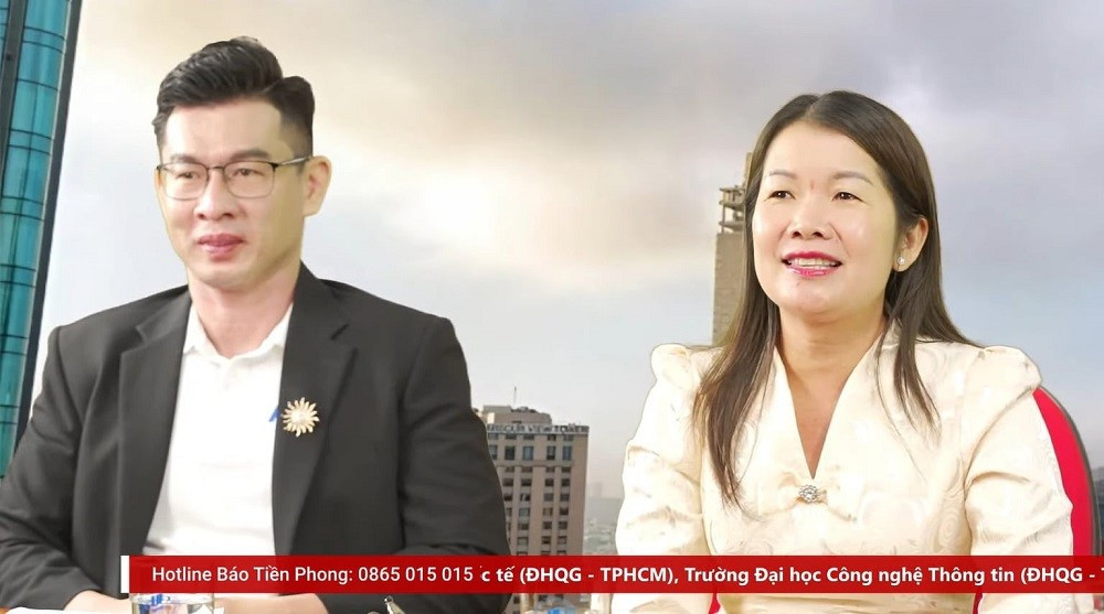 TS Trần Thế Sao (trái) và ThS Nguyễn Thị Kim Phụng (phải). livestream-1.jpg