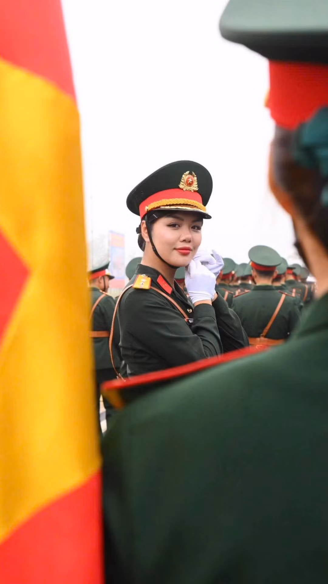 co-bo-doi-chan-dai-ngo-lam-phuong.jpg