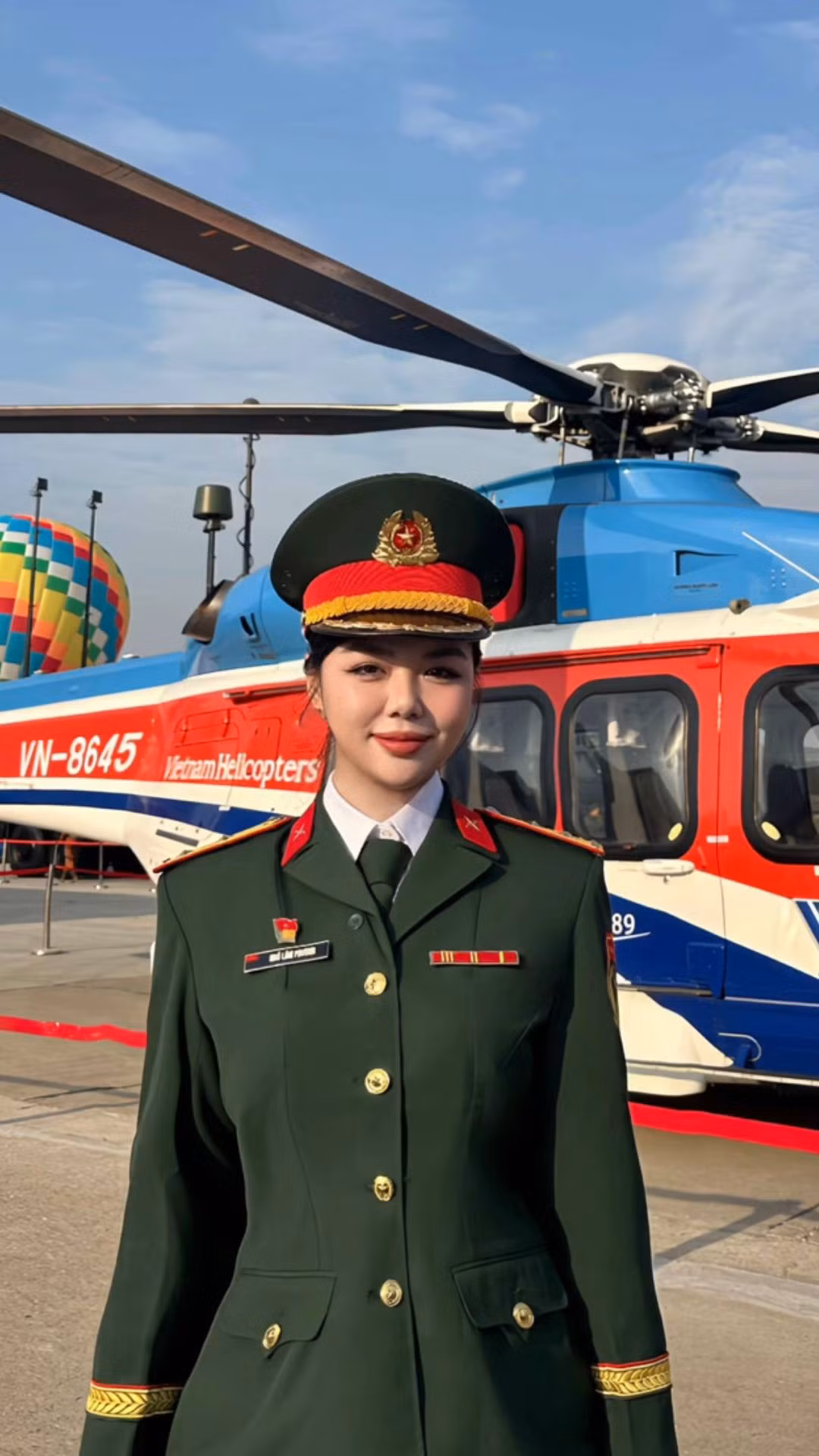 co-bo-doi-chan-dai-ngo-lam-phuong-1.jpg