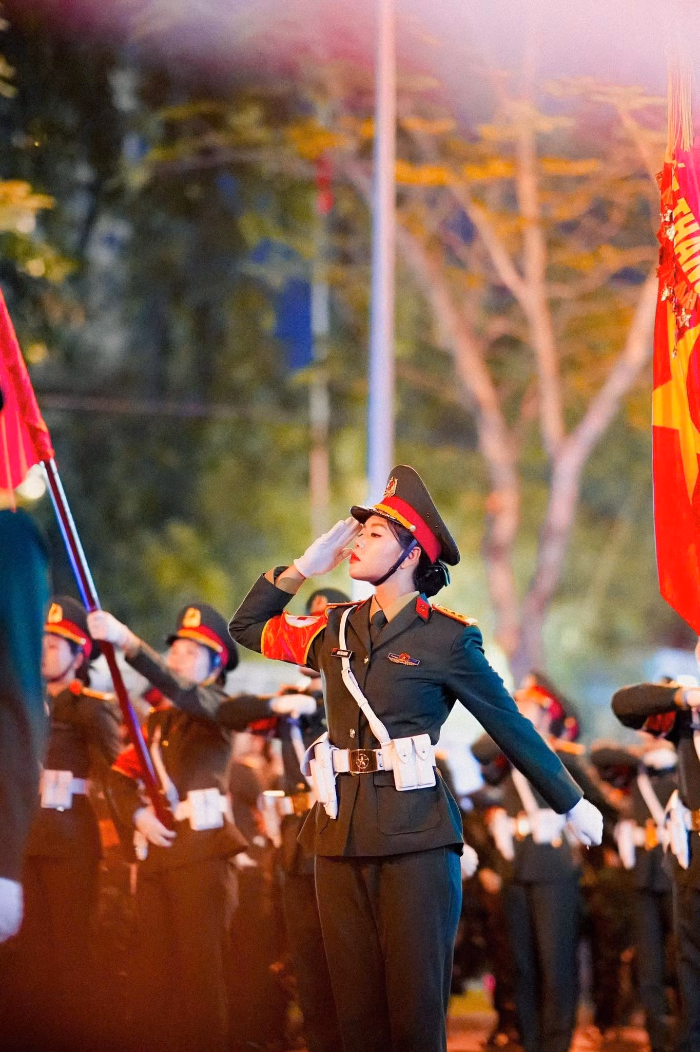 co-bo-doi-chan-dai-ngo-lam-phuong-2.jpg