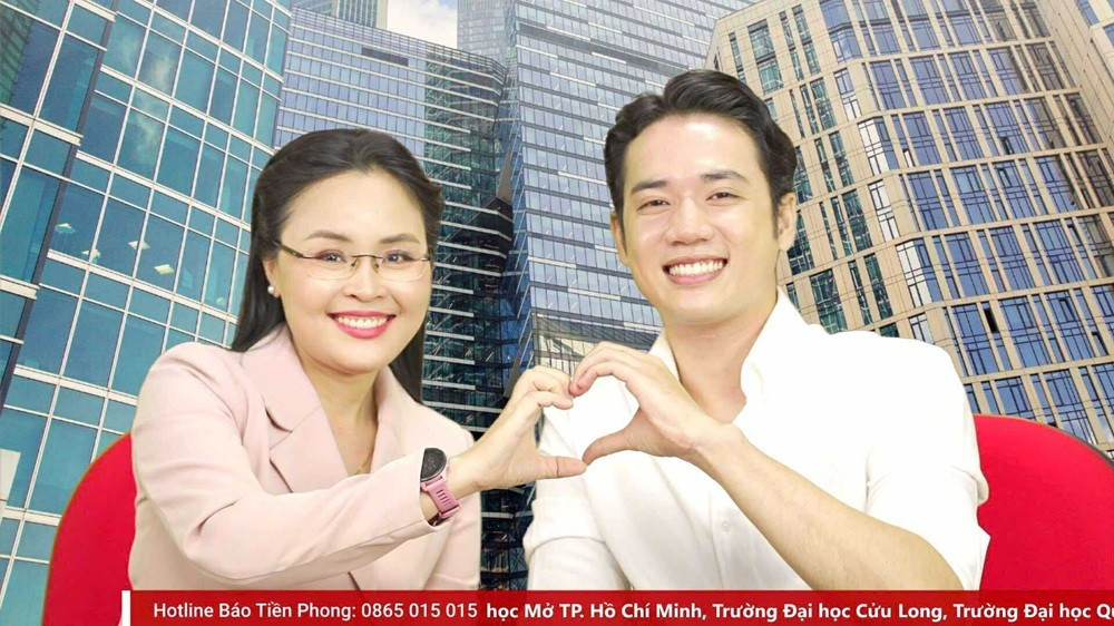 ThS Nguyễn Thị Bích Ngọc (trái). livestream-3-451.jpg