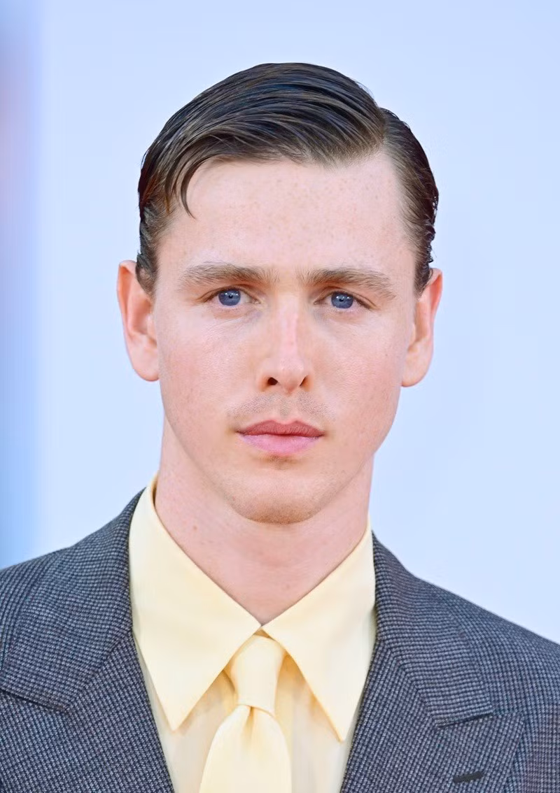 harris-dickinson-1.jpg