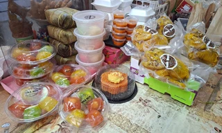 Bà con Việt tại Budapest trong ngày ông Công ông Táo