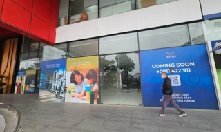 Cảnh cuối năm trung tâm thương mại Hà Nội nhiều nơi 'cửa đóng then cài'