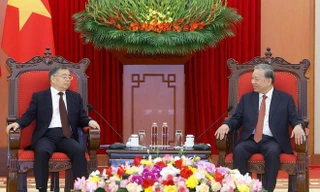 Tổng Bí thư Tô Lâm tiếp đồng chí Lý Thư Lỗi, Ủy viên Bộ Chính trị, Bí thư Ban Bí thư, Trưởng Ban Tuyên truyền Trung ương, Đảng Cộng sản Trung Quốc. (Ảnh: Thống Nhất/TTXVN)