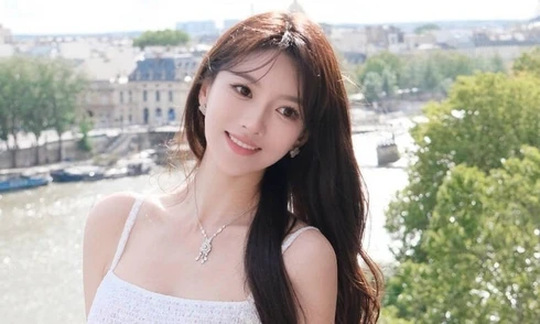 Hot girl bị Huỳnh Hiểu Minh bỏ sau 5 tháng sinh con