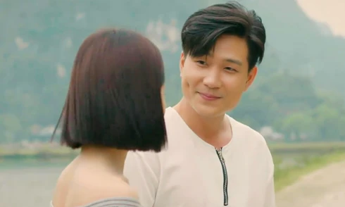 Cặp đôi 'trai đểu - gái ngoan' gây sốt