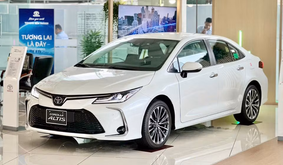 toyota-corolla-altis.jpg