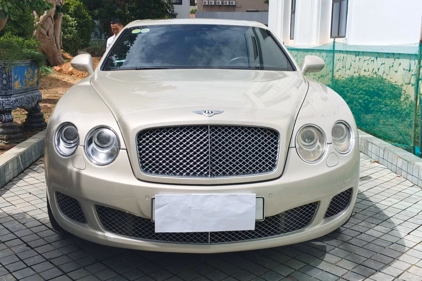 bentley.jpg