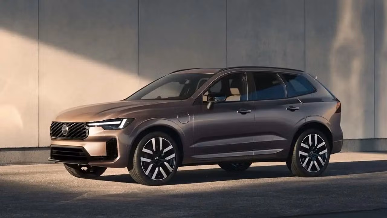 2028-volvo-xc60-t8.jpg