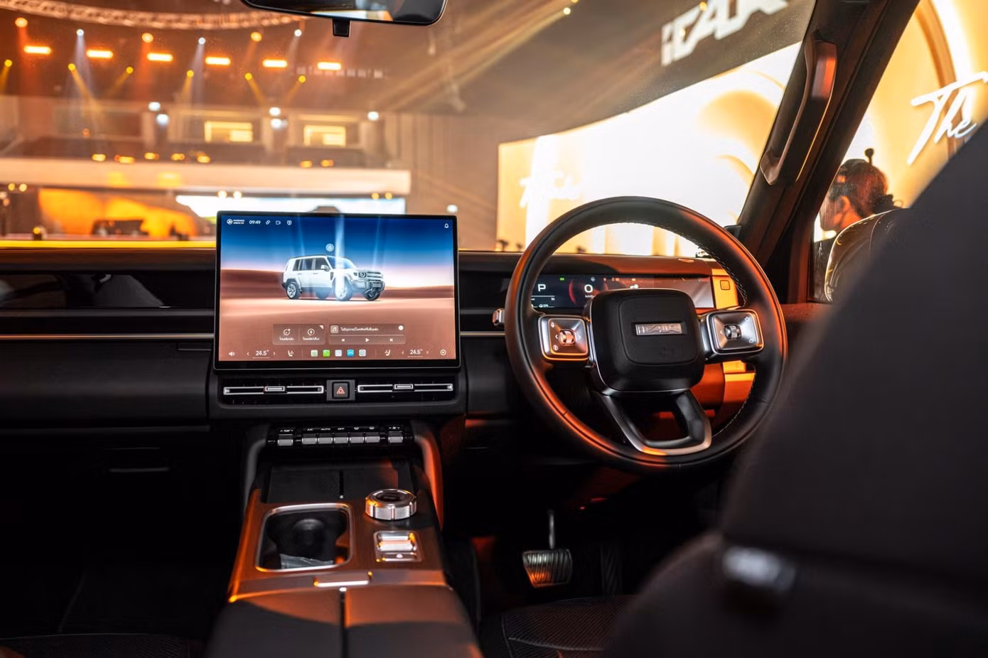 28-icaur-v27-reev-premium-classic-boxy-suv.jpg