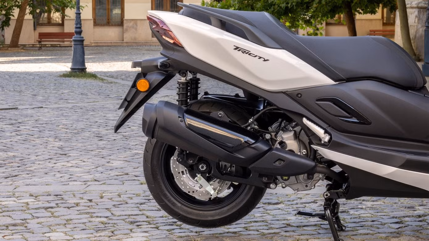 first-ever-yamaha-with-a-riders-airbag-is-not-what-you-expect-47.jpg