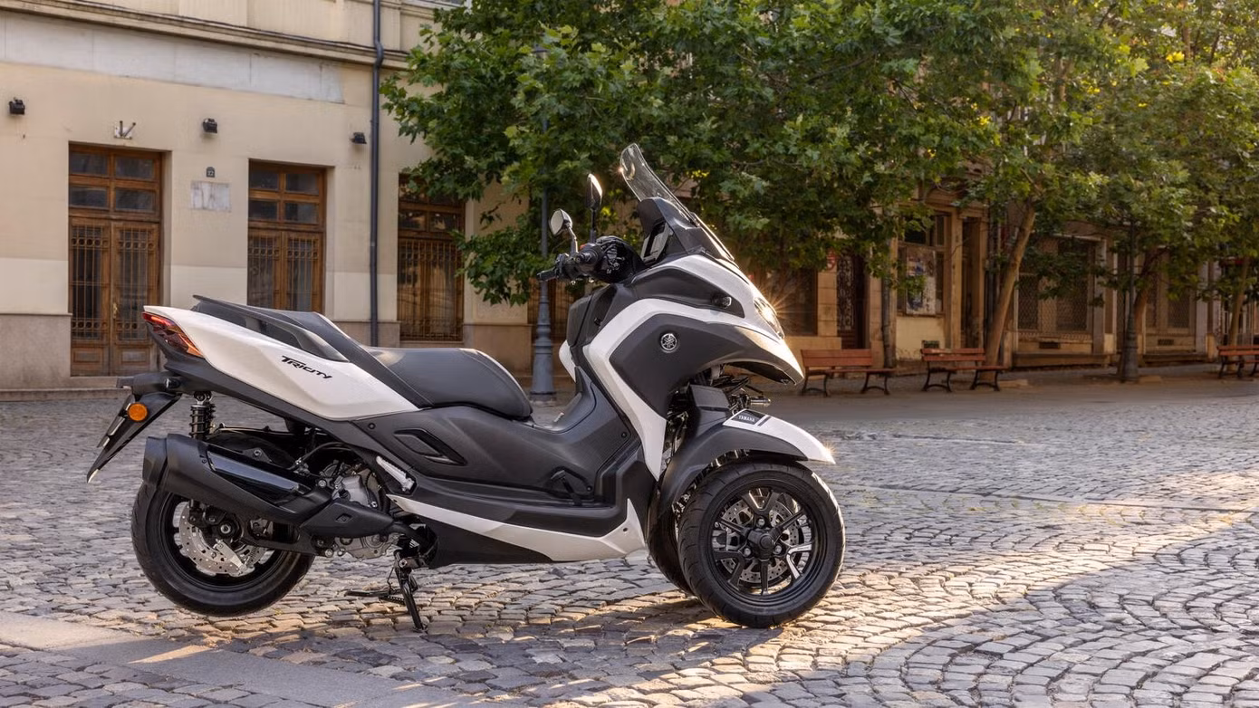 first-ever-yamaha-with-a-riders-airbag-is-not-what-you-expect-267049-1.jpg