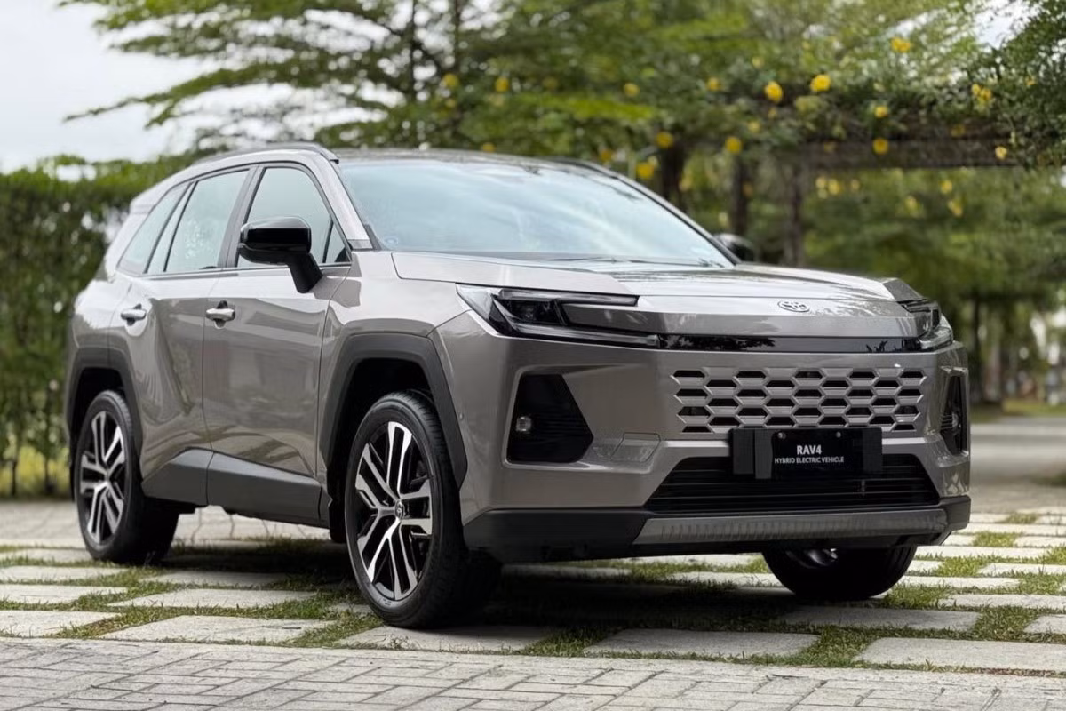 toyota-rav4-lim.jpg