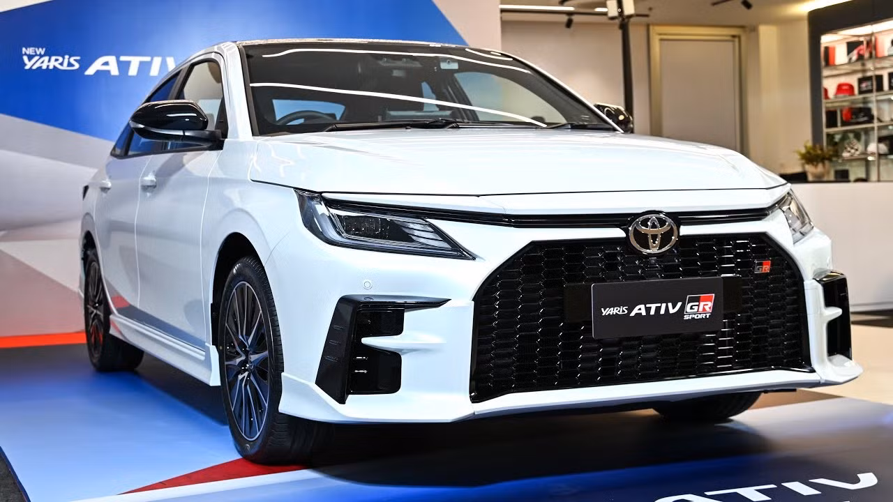 2025-toyota-yaris-ativ-hev-gr-sport.jpg