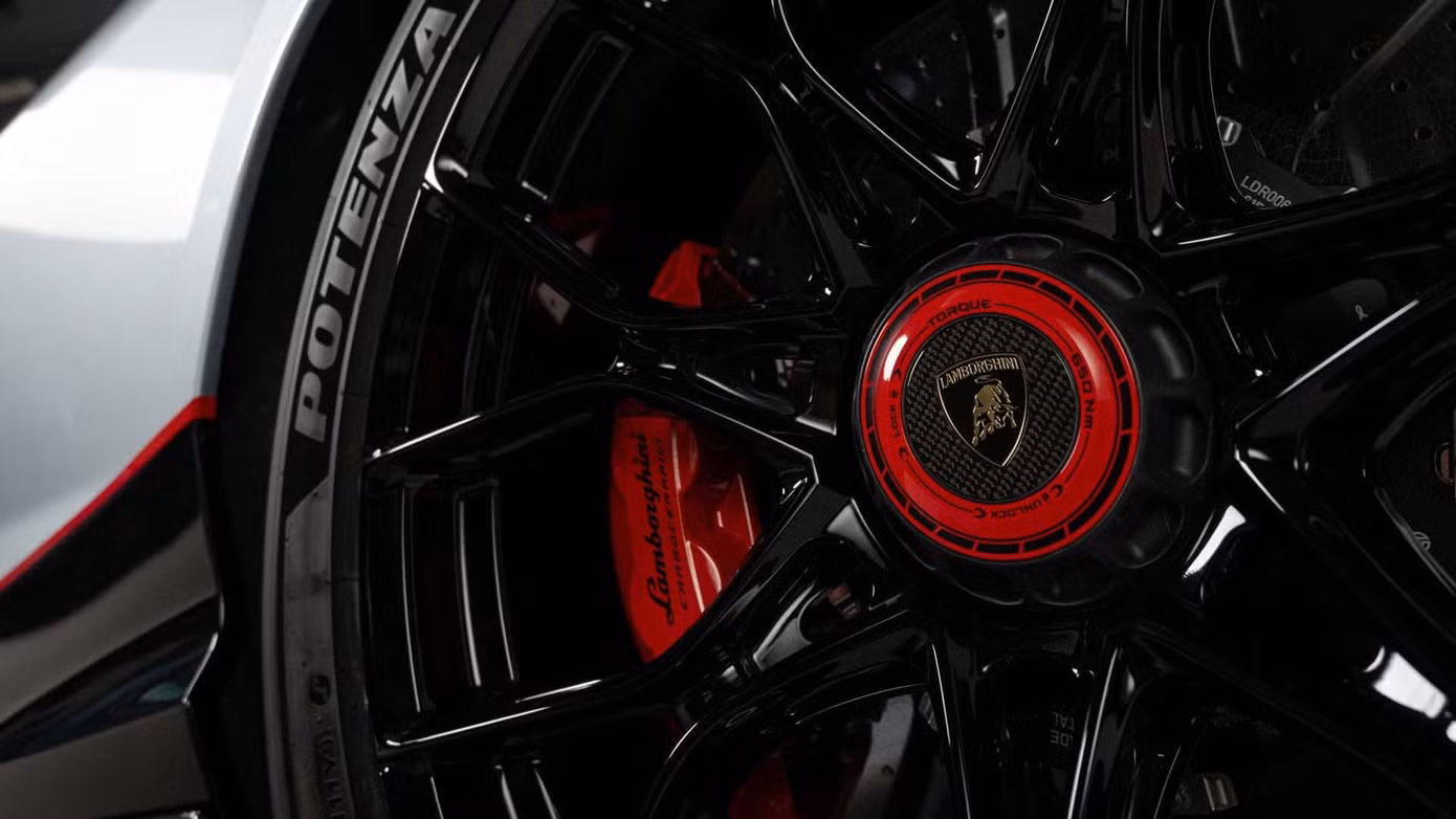 lamborghini-revuelto-sv-5030.jpg