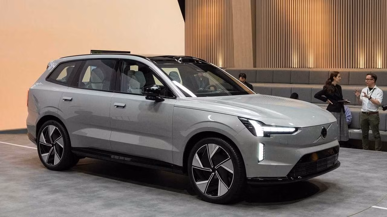 2024-volvo-ex90-unveiling.jpg