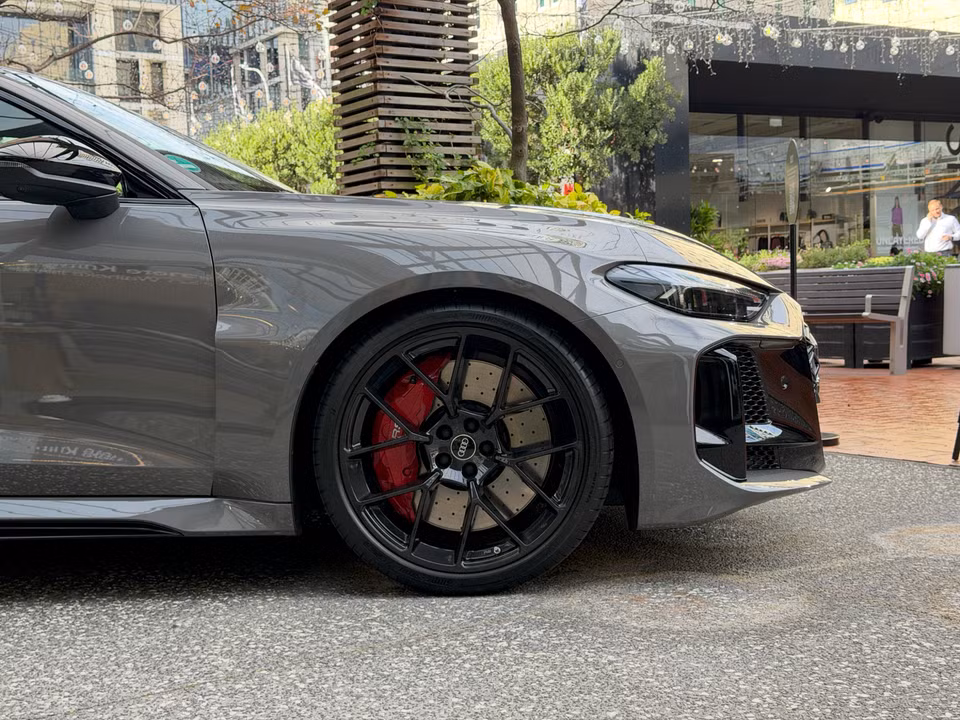 audi-rs5-avant-7841.png