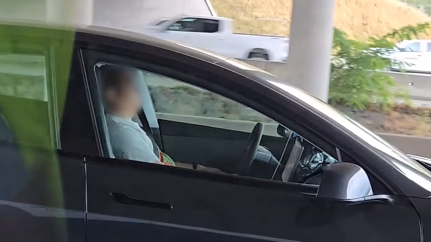 videos-showing-people-sleeping-behind-the-wheel-on-tesla-fsd-irk-congressman-who-demands-scrutiny-275471-1.jpg