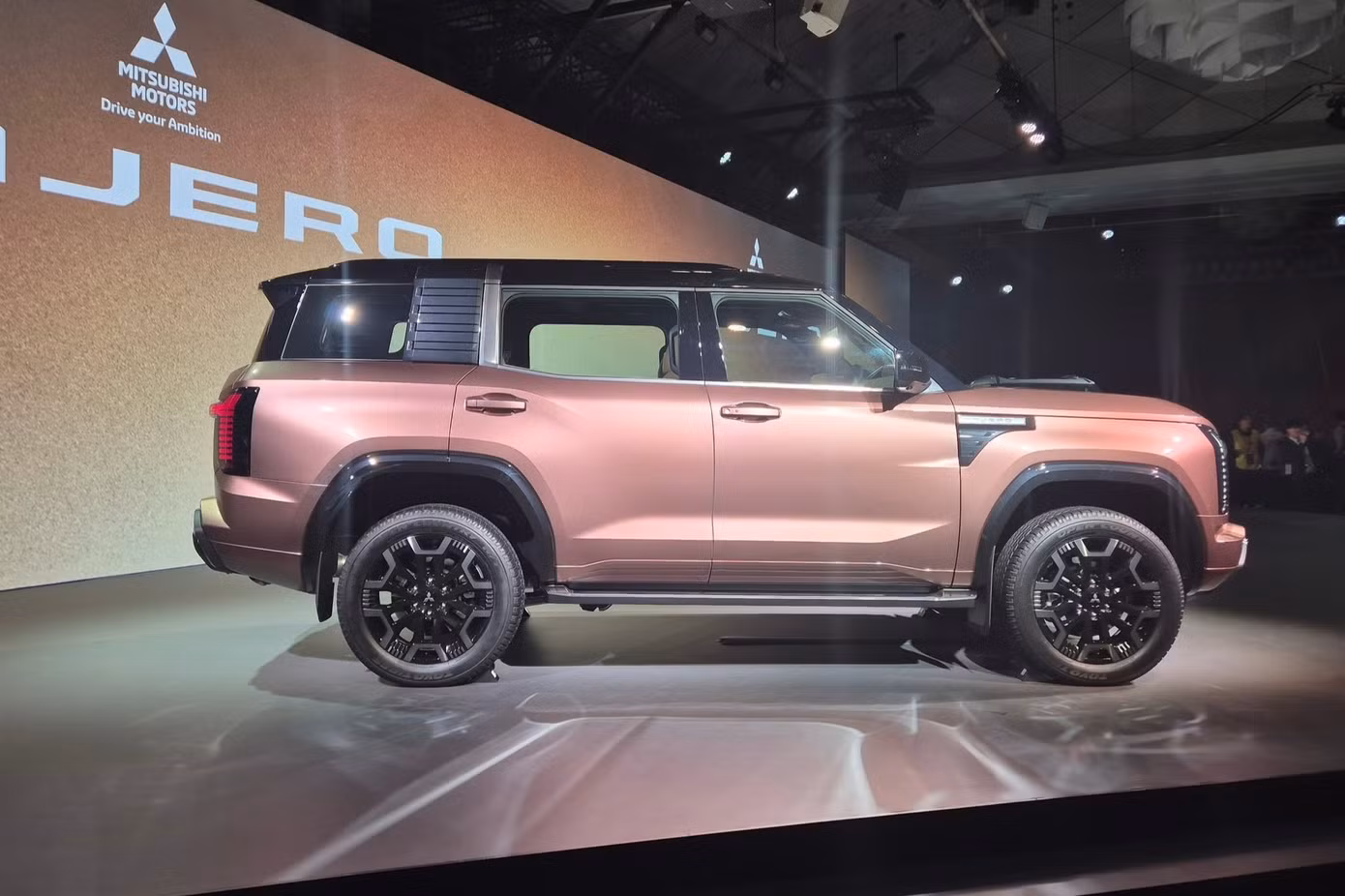 pajero-2027.jpg