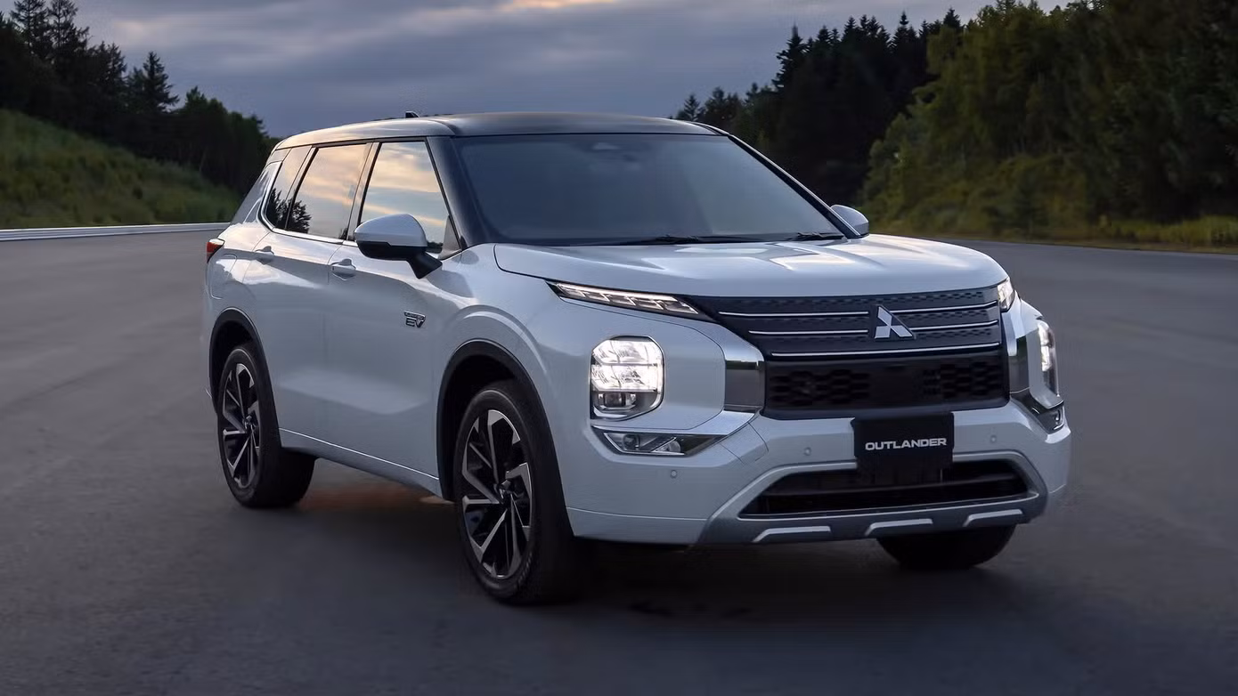 1-2025-mitsubishi-outlander-hybrid-front-view.jpg