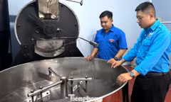Chàng trai nâng tầm hạt cà phê quê hương