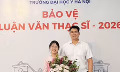 Cặp đôi bác sĩ nội trú không đi chơi, không du lịch suốt 8 năm yêu